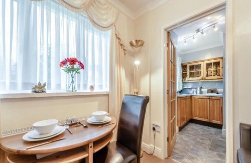 Oakford House | Craigfryn