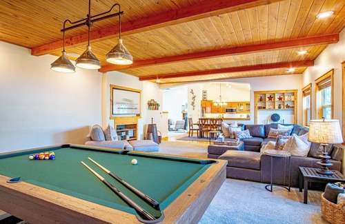 Hailey House | Cranbrook Cottage - Family Home + Hot Tub + Pool Table