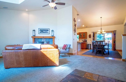 Hailey House | Cranbrook Cottage - Family Home + Hot Tub + Pool Table