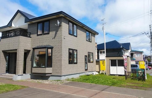 Kushiro House | Crane