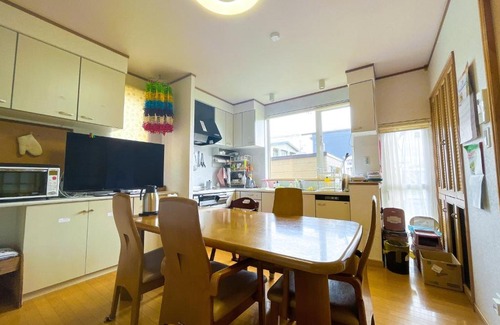 Kushiro House | Crane