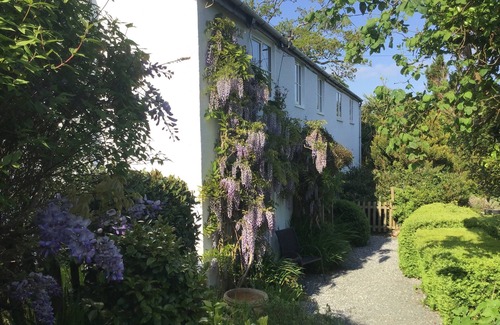 Loddiswell Cottage | CRANNACOMBE FARMHOUSE, pet friendly, with open fire in Loddiswell