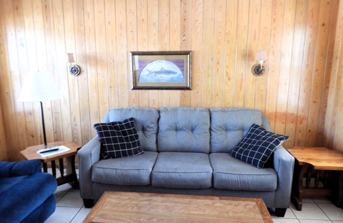 Royal Cabin | Crappie Cabinn