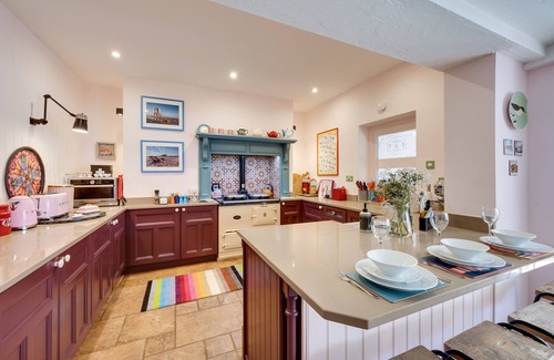 Dunstan House | Craster Colours - Five Bedroom House, Sleeps 12