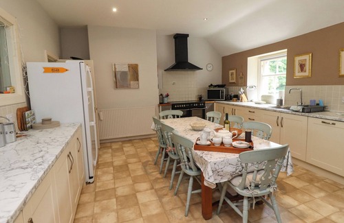 Dunstan Cottage | CRASTER TOWER PENTHOUSE, pet friendly, with open fire in Craster