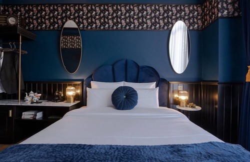 Lower Town Hotel | Craves Hotel