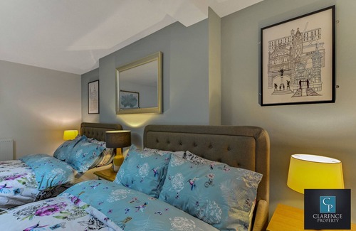 Londonderry Apartment | Crawford Apt