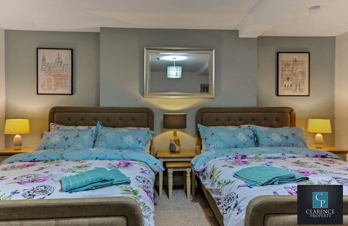 Londonderry Apartment | Crawford Apt