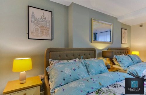 Londonderry Apartment | Crawford Apt