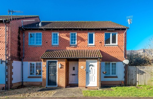 Maidenbower Apartment | Crawley Pet Friendly 1-Bedroom Apartment