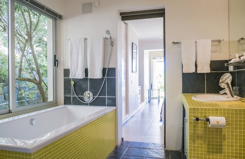 De Kelders House | Crayfish Lodge Sea & Country Guest House