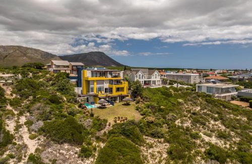De Kelders House | Crayfish Lodge Sea & Country Guest House