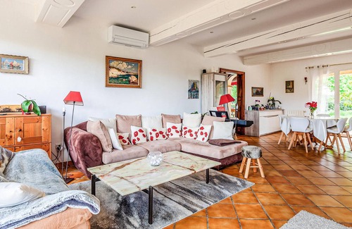 Saint-Cannat House | Create lasting vacation memories in this wonderful vacation home.