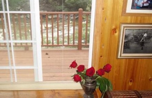 Drake Cabin | Create Memories at This Romantic Riverfront Cabin Near Estes Park
