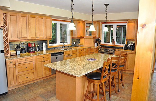 Minden Cottage | Create your family memories at this Executive Haliburton Cottage Rental