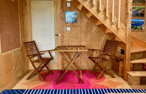 Coleraine Cottage | Creative Art cottage in unique timber Studio