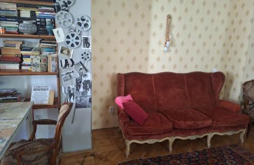 Bucharest City-Centre Villa | Creative retreat and Artist Haven Bohemian Villa on Calea Victoriei