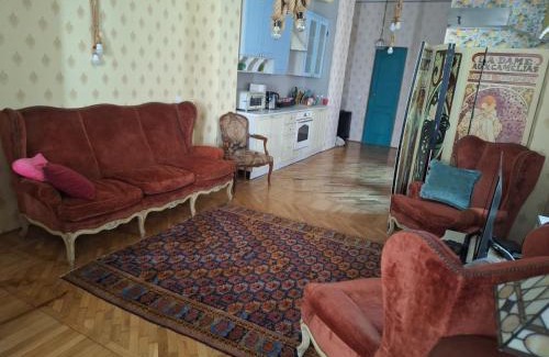 Bucharest City-Centre Villa | Creative retreat and Artist Haven Bohemian Villa on Calea Victoriei