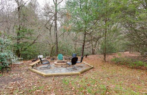 McCaysville House | Creek Bend Escape with Hot Tub and River Views!
