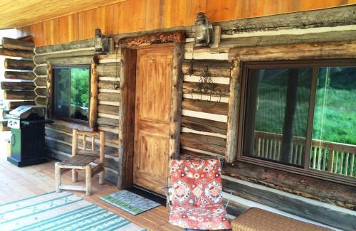 Gardiner House | Creek Cabin
