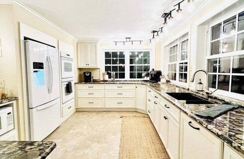 Jersey Shore House | Creek Front/Rail Trail - Pine Creek Manor House