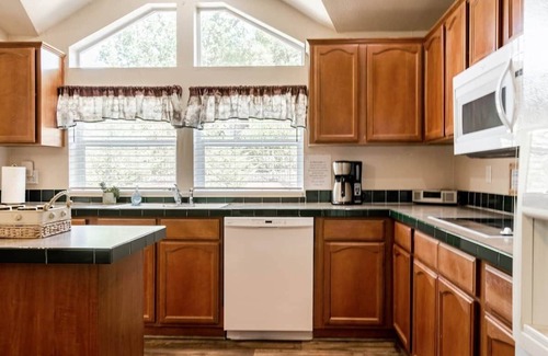 Coarsegold House | Creek-Hideaway/Yosemite/Bass Lake & Chukchansi Casino
