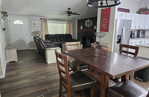 Hot Springs Cottage | Creek Life Cottages II