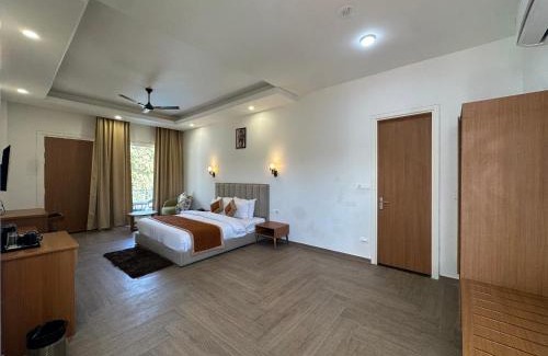 Ramnagar Hotel | Creek Nest Resort
