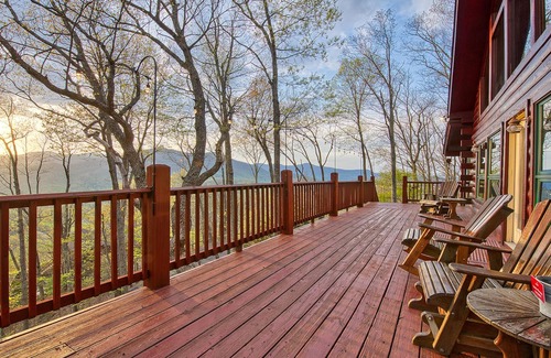 Waynesville Cabin | Creek'nWoods IV -Views-Decks-waterfall-sleeps 14