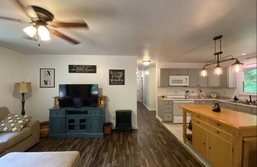 Banner Elk Cottage | Creek Side Cottage in Valle Crucis