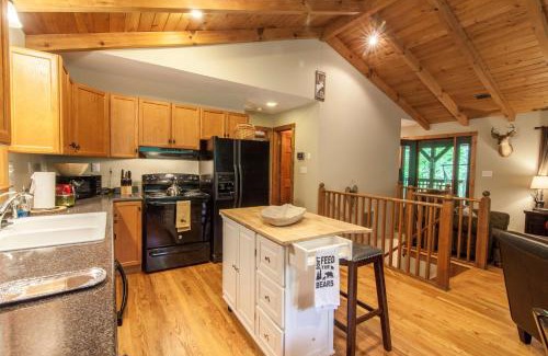 Blowing Rock House | Creek Sound Chalet