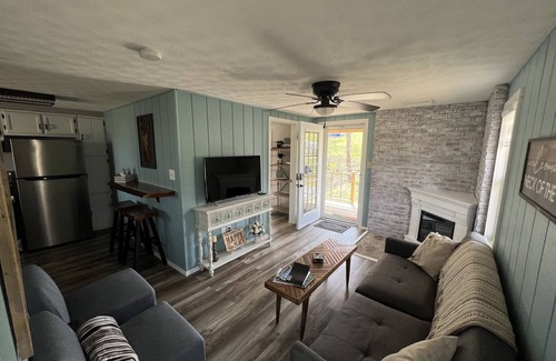 Chillicothe Cabin | Creek View, Covered Decks & Private Hot Tub, Woods, Peaceful, Wildlife!