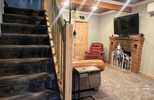 Fish Camp House | Creekfront Loggers Cabin