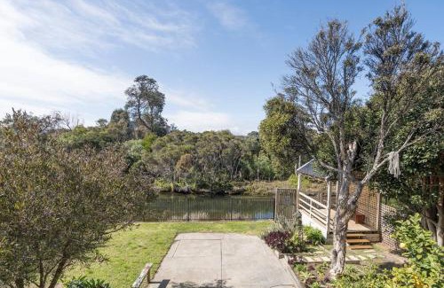 Frankston House | Creekhouse by the Sea Private Jetty and Serene Views