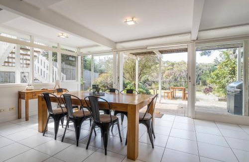 Frankston House | Creekhouse by the Sea Private Jetty and Serene Views