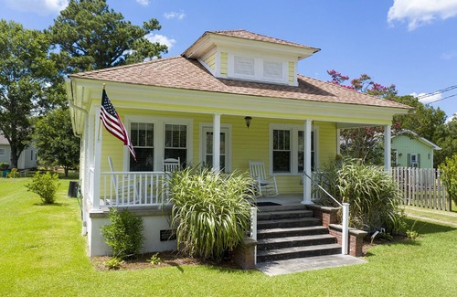 Oriental Cottage | Creeks End - Charming cottage with private dock