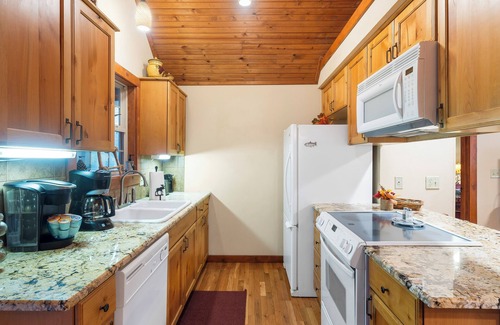 Branson West Cabin | Creekside – 2 BDR Resort Cabin in Epic Location!