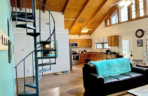 Newnata Cabin | Creekside accommodations near Mt. View - Pet Friendly and a kids paradise