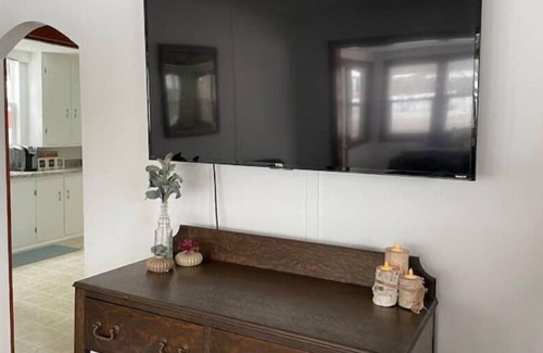 Whitehall House | Creekside Bungalow in Whitehall
