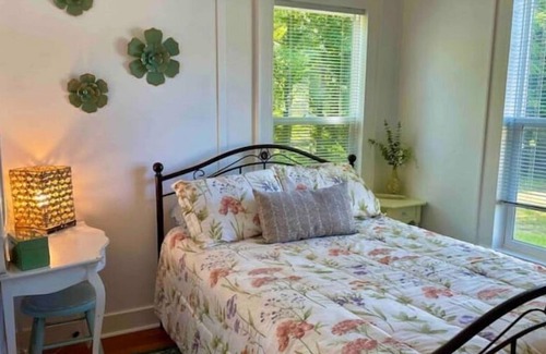 Whitehall House | Creekside Bungalow in Whitehall