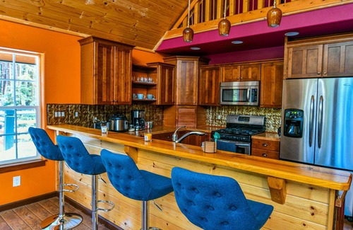 Shingletown Cabin | Creekside Cabin! 9 miles to Lassen. 3-Level Deck, EV Charging.
