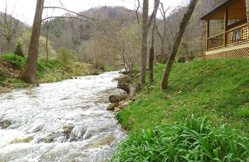 Hot Springs Cabin | Creekside Cabin, comfortable cabin overlooking trout creek
