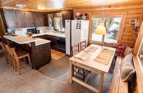 Ketchum Cabin | Creekside Cabin in the Heart of the Sawtooth Mountains