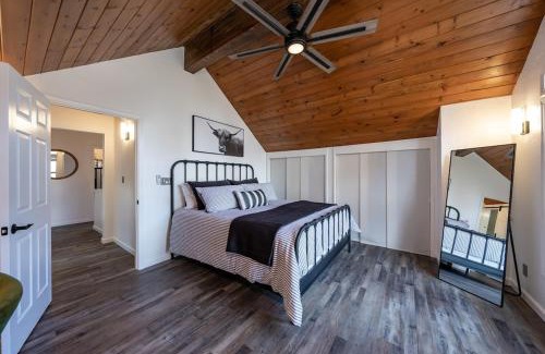 Dogwood Mountain House | Creekside Cabin - Pup-friendly With Ac