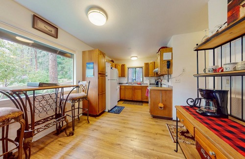 Peshastin House | Creekside Cabin Retreat in Peshastin — Nature, Peace & Charm