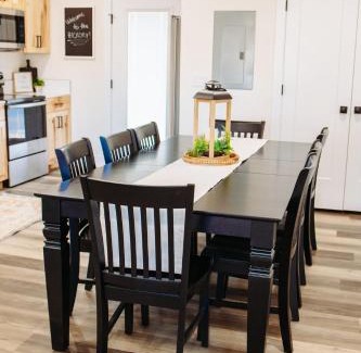McCammon House | Creekside Cabins Hickory Stay w views near Lava