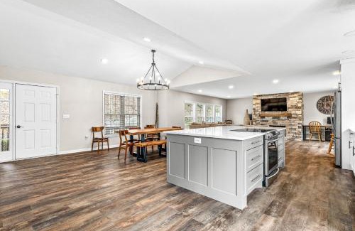 Lake Lure House | Creekside Cottage