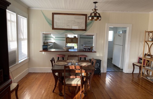 Gloucester Cottage | Creekside Cottage