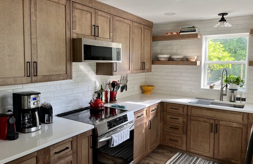 Fairview Cottage | Creekside Cottage w/Hot Tub near Asheville, Pet-Friendly