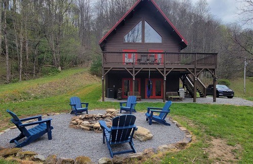 Hot Springs House | Creekside Cypress Log Cabin on 17 acres!